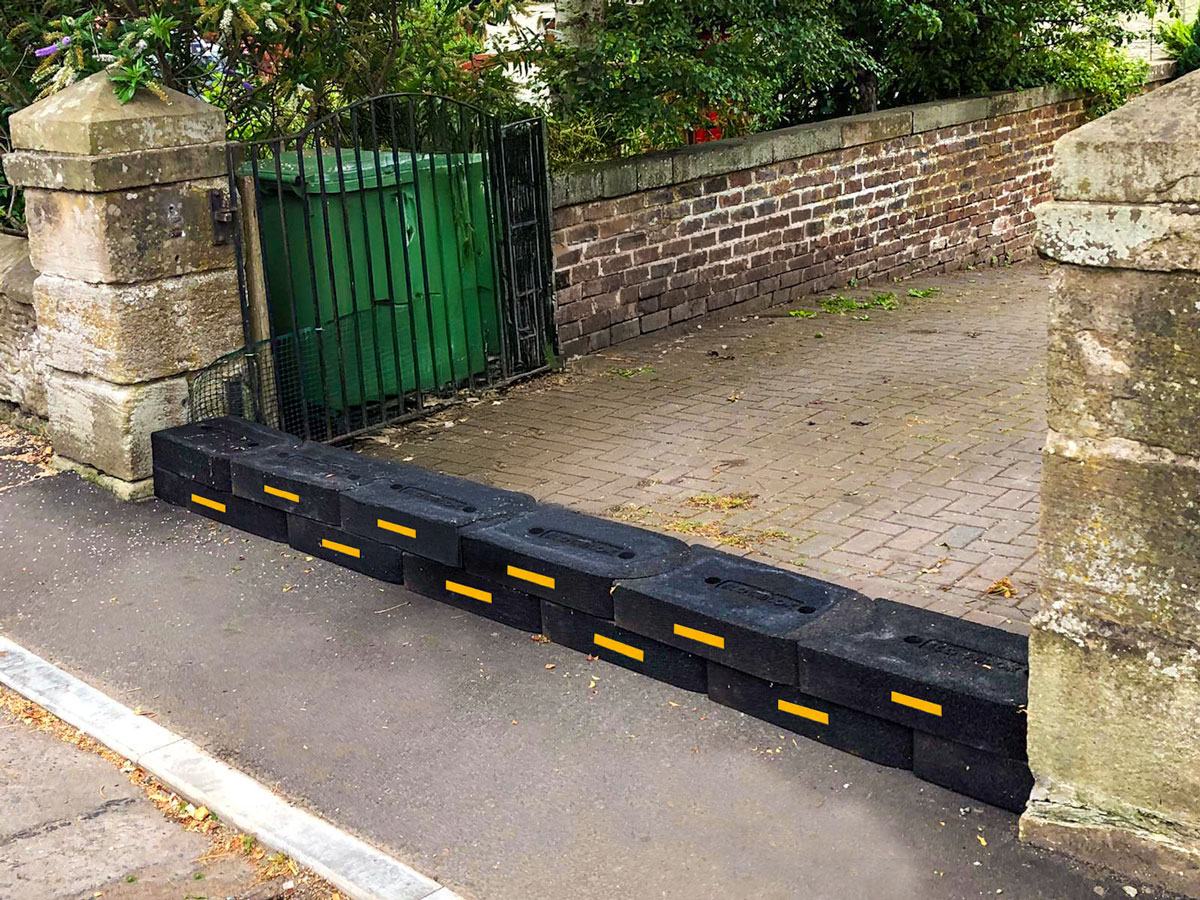 FlexiFlood: Reusable Flood Protection for Homes and Businesses